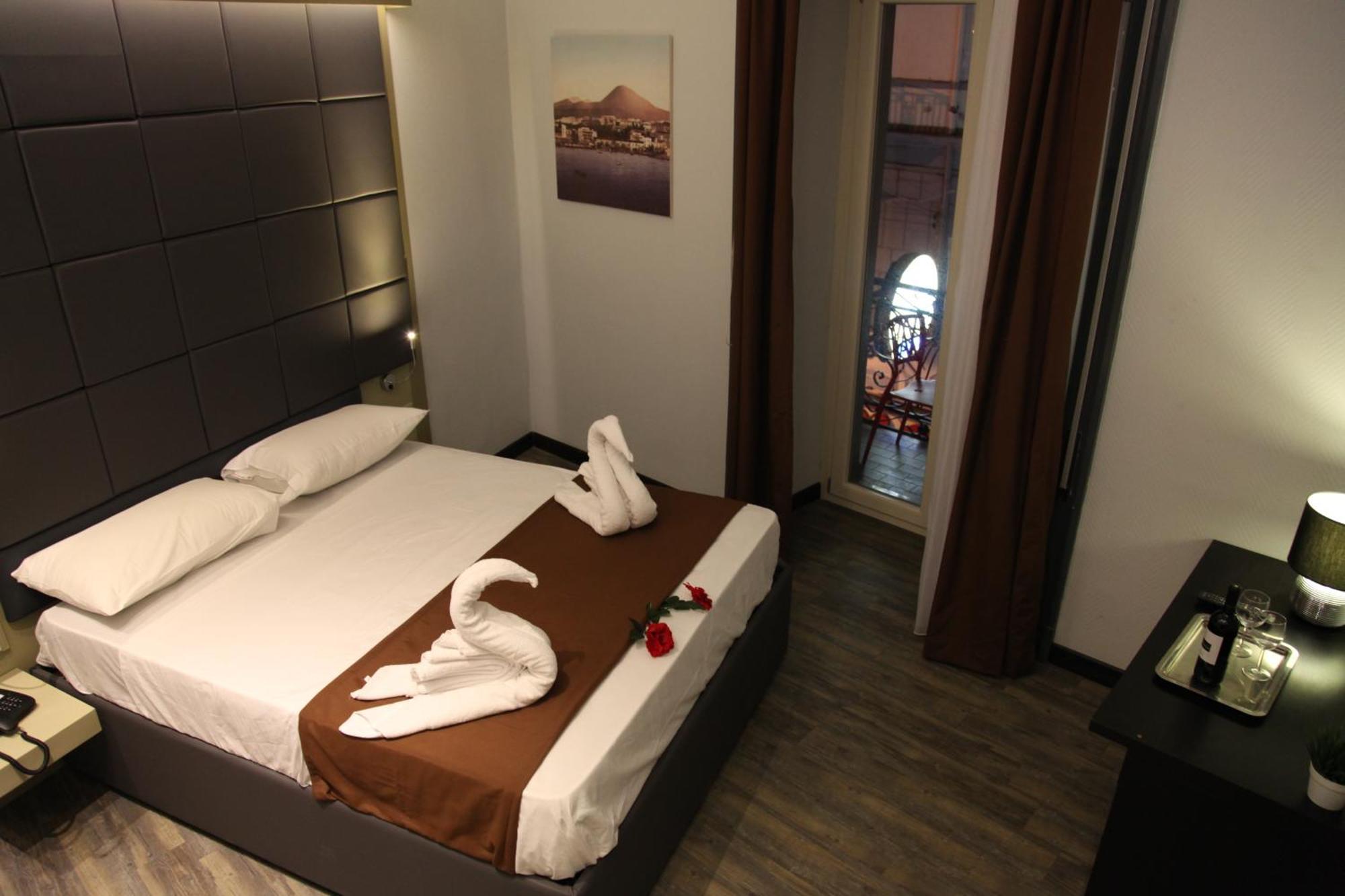 Dolce Vita Rooms Napoli Exterior foto