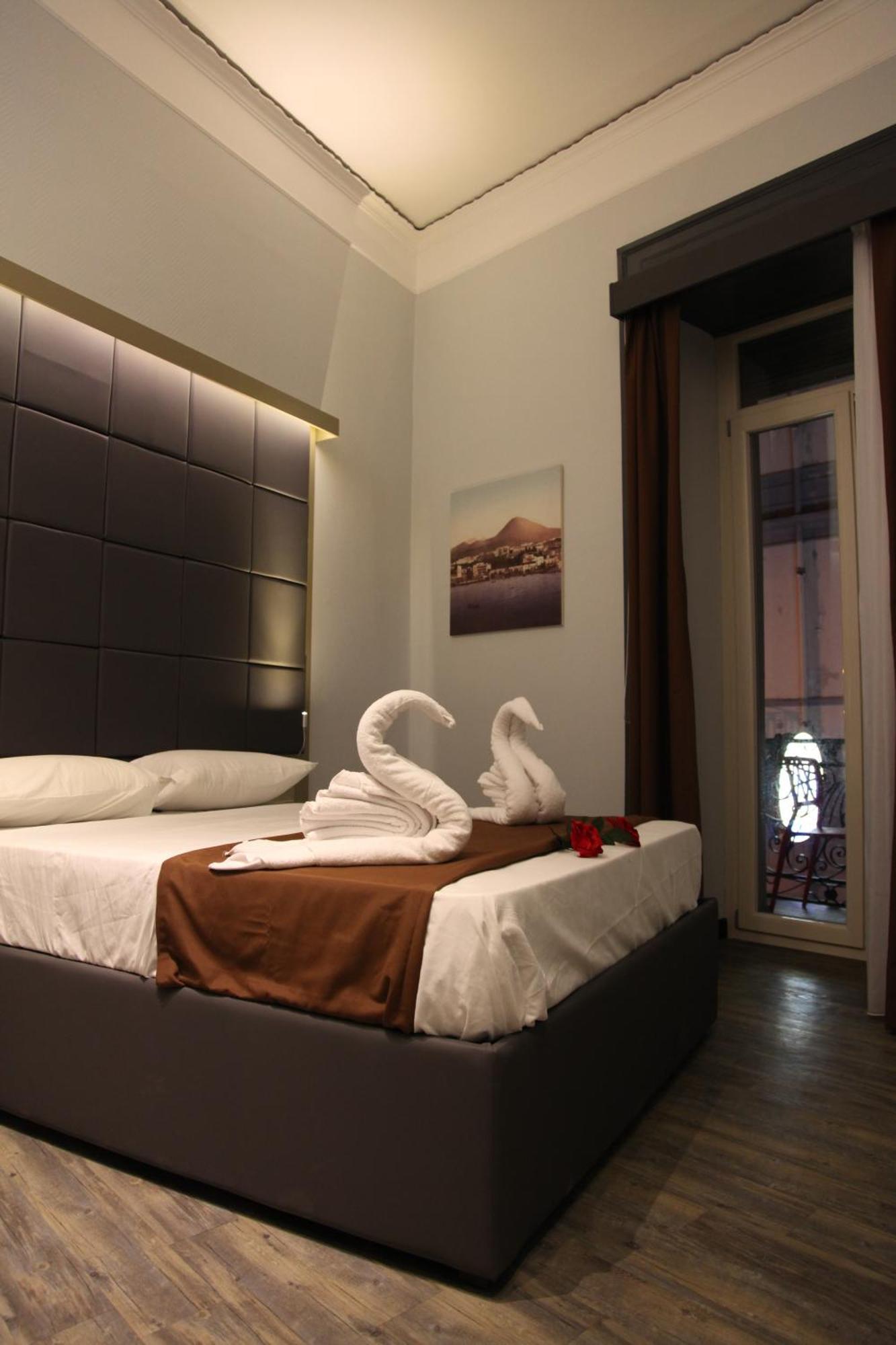 Dolce Vita Rooms Napoli Exterior foto